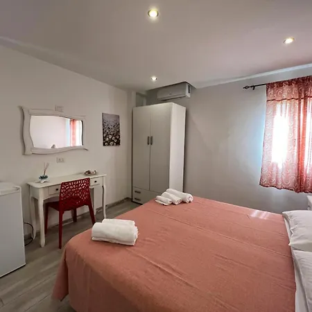 Hotel Dieci Maggio