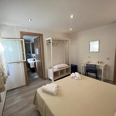 Dieci Maggio Hotel *